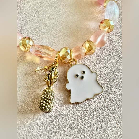 New Summerween Halloween Pink Beaded Bracelet w/ Ghost & Pineapple Charm - 8” - Picture 4 of 5